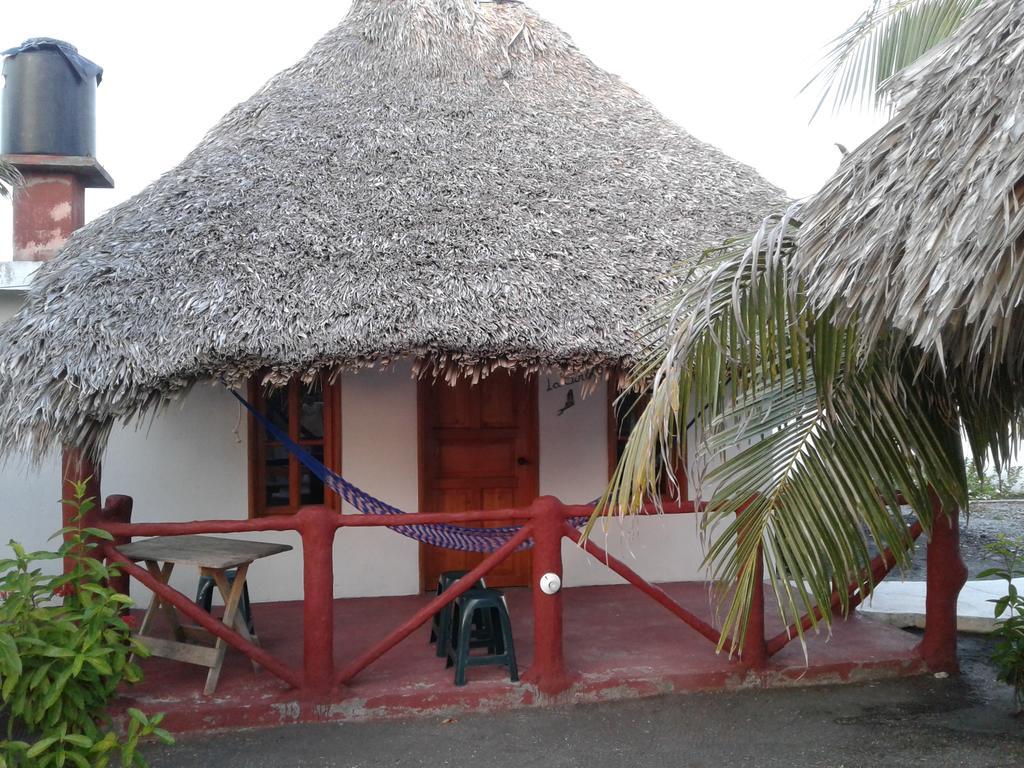 Bungalows Familiares Monterrico Eksteriør billede